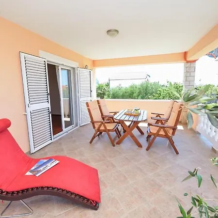 Apartment Sreca Near With Bbq Bibinje