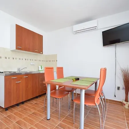 Sreca Near With Bbq Apartment