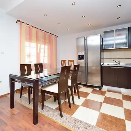 Apartment Sreca Near With Bbq Bibinje