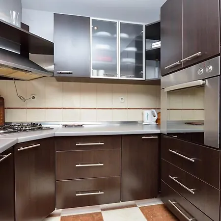 Apartment Sreca Near With Bbq