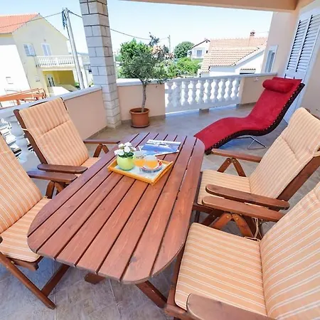 Apartment Sreca Near With Bbq Bibinje