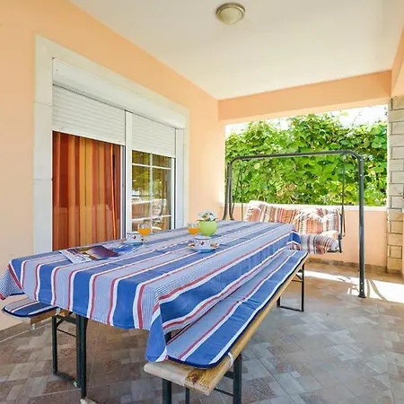 Sreca Near With Bbq Apartment *